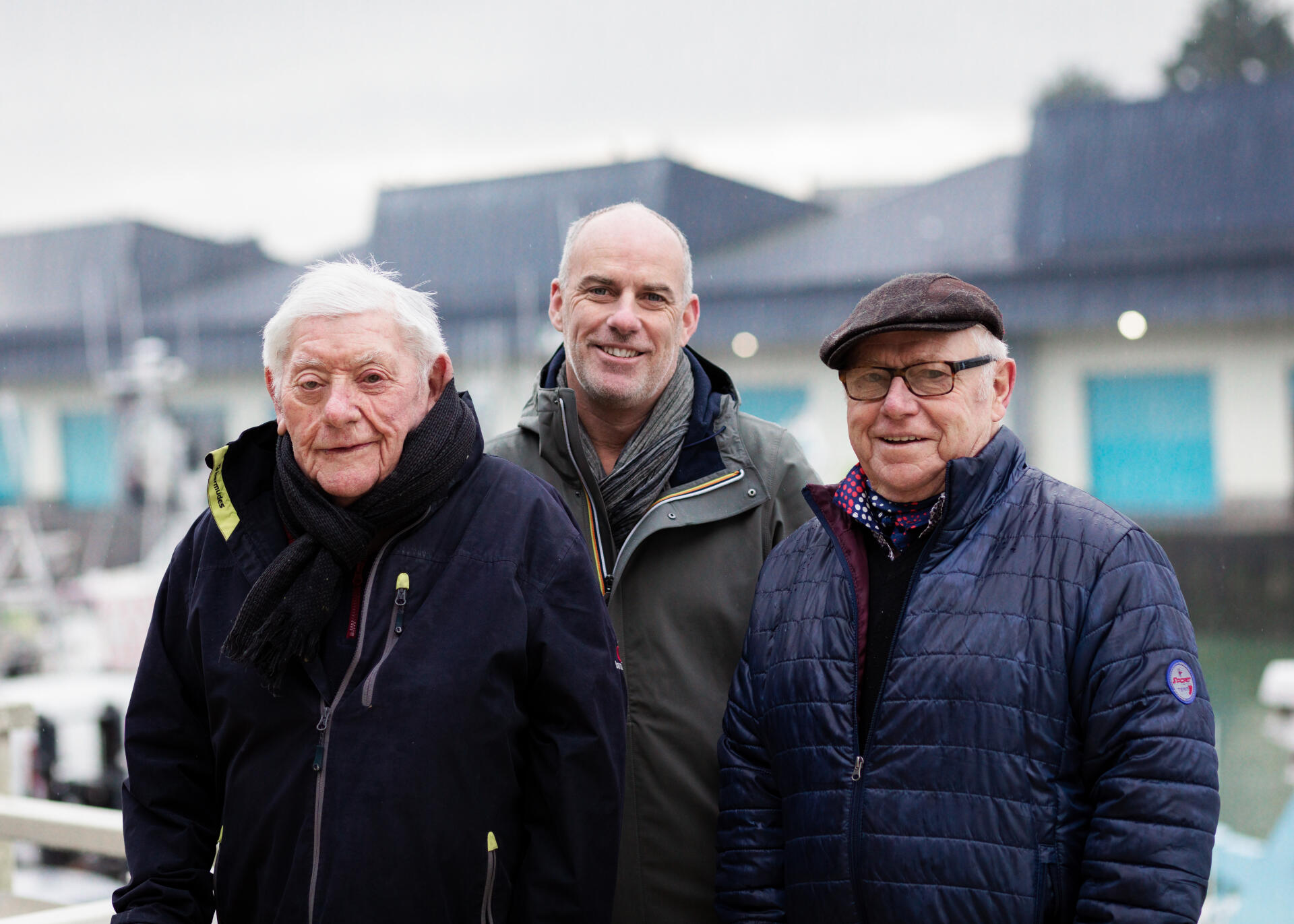 Pierre-Marie, 90 ans, Jérôme, 49 ans, et Alain Vicquelin, 74 ans (de gauche à droite), trois générations de pêcheurs à Port-en-Bessin-Huppain (Calvados), le 7 décembre 2022.