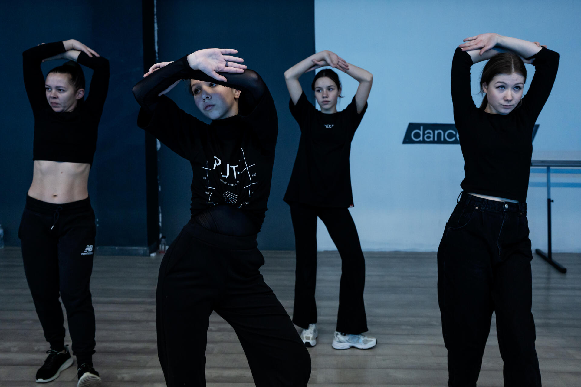 Un cours à l’école de danse The Line, à Kiev, le 19 décembre 2022.