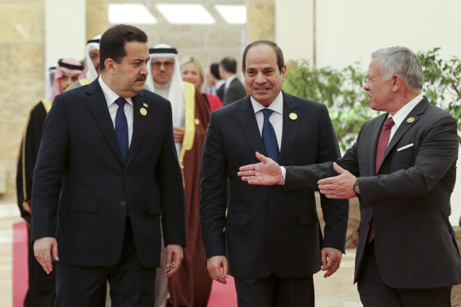 De gauche à droite : le premier ministre irakien Mohammed Chia Al-Soudani, le président égyptien Abdel Fattah Al-Sissi et le roi de Jordanie Abdallah II, lors de deuxième Conférence de Bagdad pour la coopération et le partenariat, à Sweimeh en Jordanie, mardi 20 décembre 2022.   