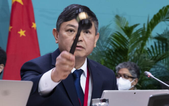 Huang Runqiu, Menteri Ekologi dan Lingkungan Tiongkok dan Presiden COP15, membuka sesi pleno Konferensi PBB tentang Keanekaragaman Hayati di Montreal, 19 Desember 2022.