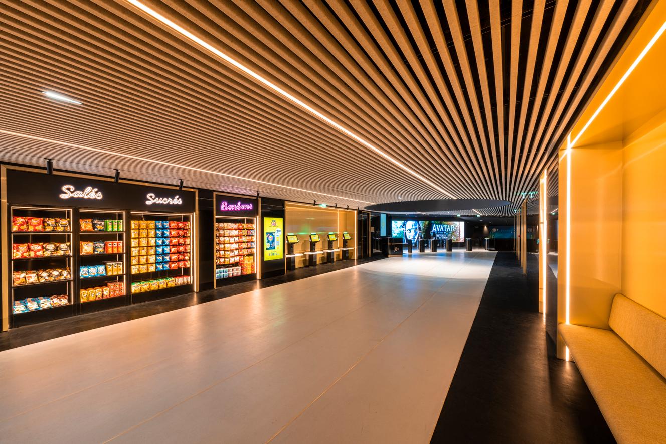 Au cinéma Pathé Parnasse, à Paris, des sièges plus larges et des prix ...