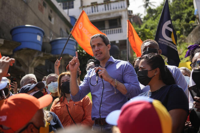 Juan Guaidó durante una reunión pública en Maiquetía, Venezuela, 19 de febrero de 2022.
