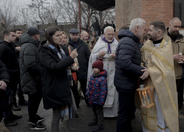 Le maire de Kharkiv, Ihor Terekhov, après la messe de Noël célébrée dans la cathédrale orthodoxe ukrainienne Saint-Jean-le-Théologien, à Kharkiv, en Ukraine, le 25 décembre 2022.