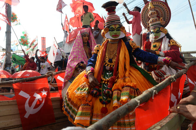 Indian Kathakali performers at a rally of Communist Party of India-Marxist (CPI-M) supporters in Pathanamthitta, Kerala, India, April 21, 2019. Kathakali is a classical dance form that has its origins in temple and folk arts (such as Krishnanattam).