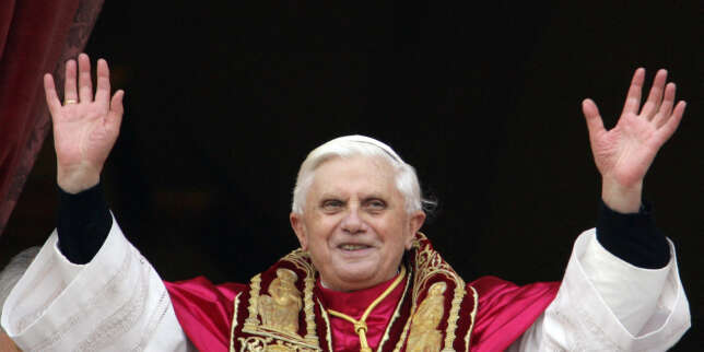 Joseph Ratzinger, lors de l’inauguration de son pontificat, au Vatican, le 19 avril 2005.