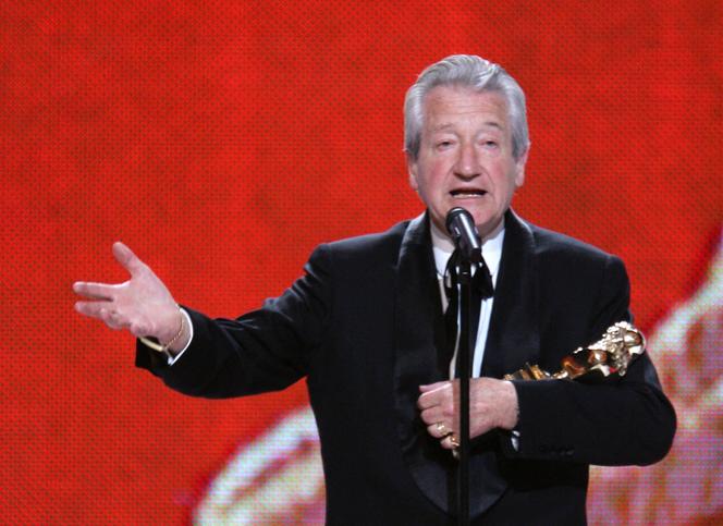 L'acteur Jacques Sereys prononce un discours après avoir reçu le Molière du meilleur comedien dans  