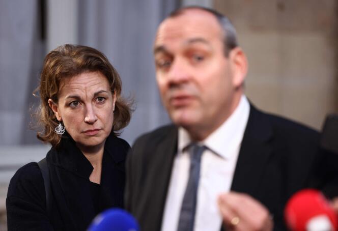 Marylise Léon, secrétaire général adjointe de la CFDT, et Laurent Berger, secrétaire général, à Matignon, le 3 janvier.