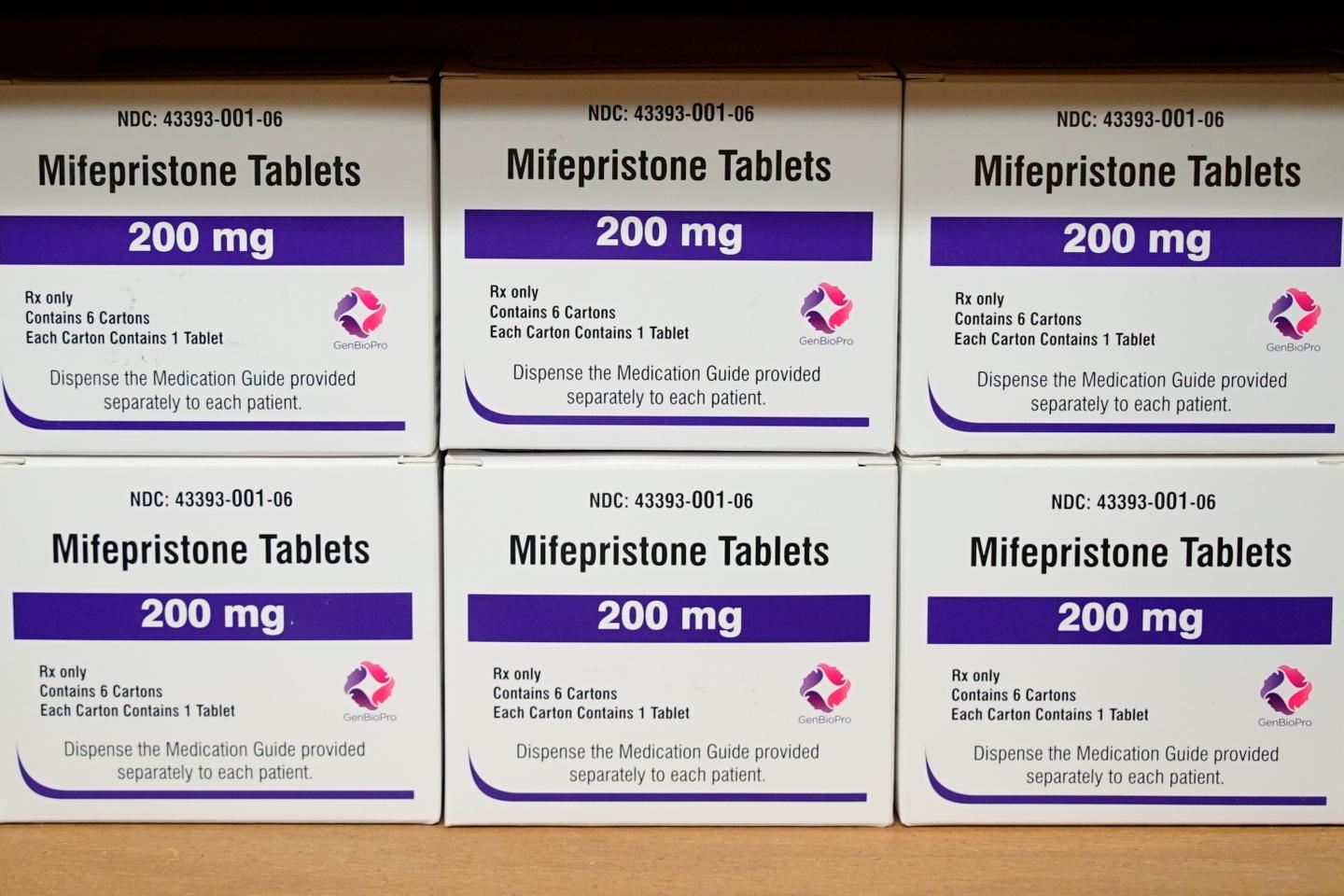 La Mifépristone Et Le Misoprostol Achètent En Ligne L'Agence américaine des médicaments va autoriser la vente de pilules  abortives en pharmacie