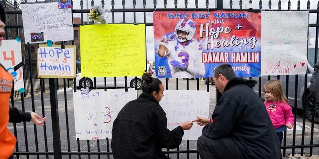 L’état de santé du footballeur américain Damar Hamlin, victime d’un arrêt cardiaque en plein match, s’améliore
