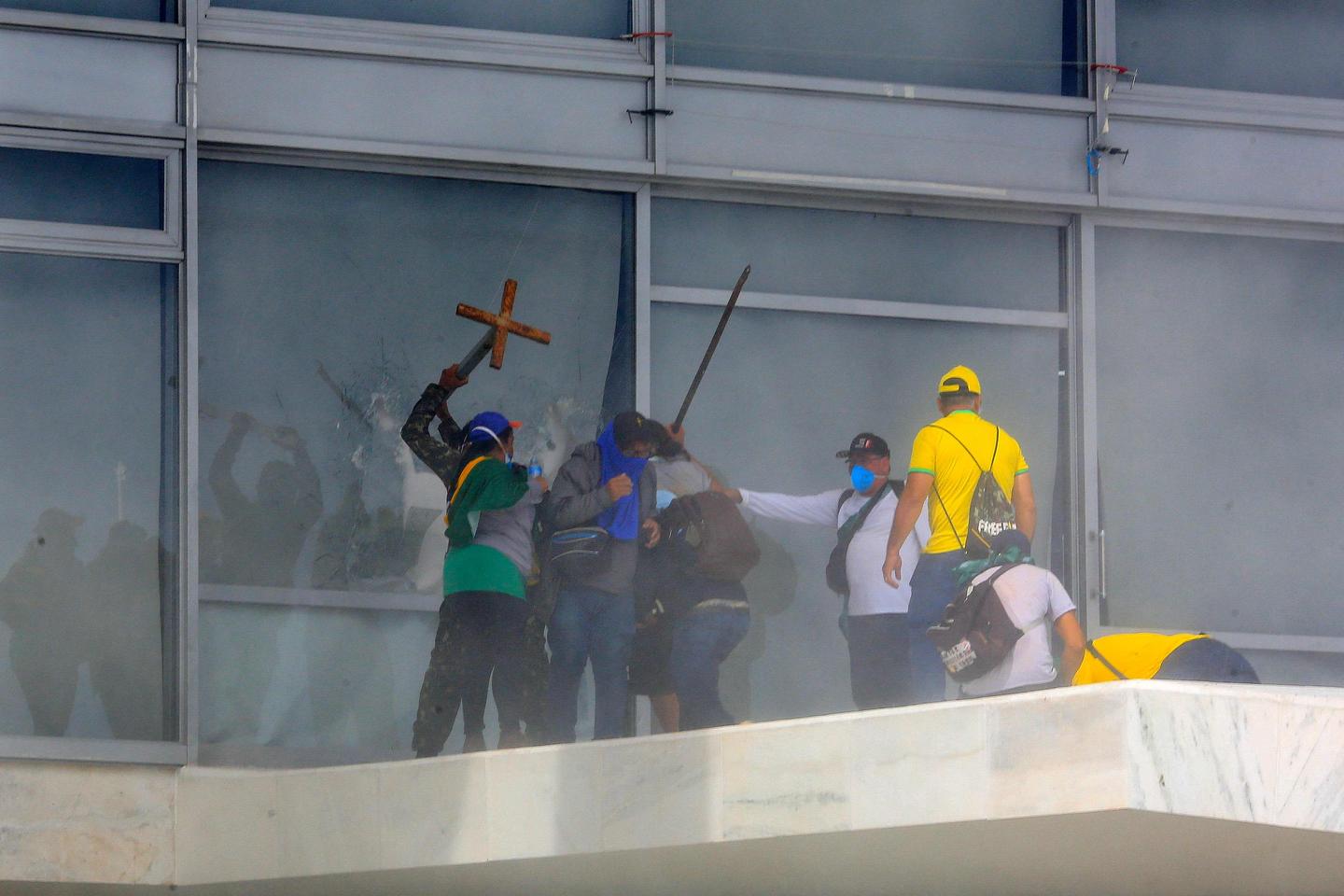 Insurgencia en Brasil: “Comprender el debilitamiento del consentimiento democrático”