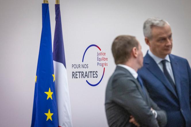 Olivier Dussopt, Ministro de Trabajo, y Bruno Le Maire, Ministro de Finanzas, en París, 10 de enero de 2023.