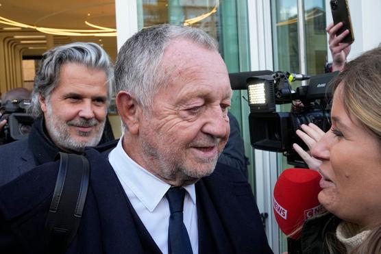 Jean-Michel Aulas, frente a las oficinas de la Federación Francesa de Fútbol, en París, el 11 de enero de 2023.