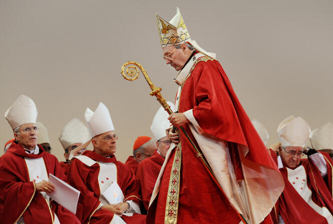 El cardenal George Pell oficia la misa de apertura de la Jornada Mundial de la Juventud, en Sydney (Australia), el 15 de julio de 2008. 