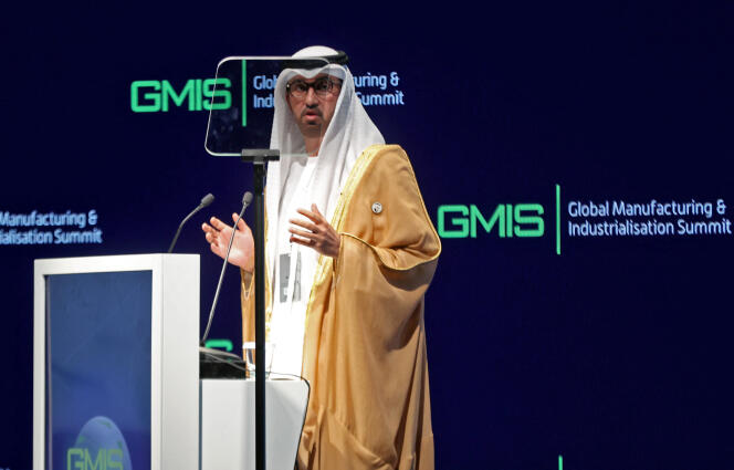 El ministro de Industria y Tecnología de los EAU, Sultan Al Jaber, en la Cumbre Mundial de Fabricación e Industrialización en Dubái el 22 de noviembre de 2021.