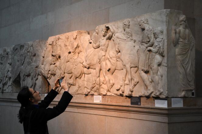 Des marbres sculptés du Parthénon exposés au British Museum, à Londres, lundi 9 janvier 2023.