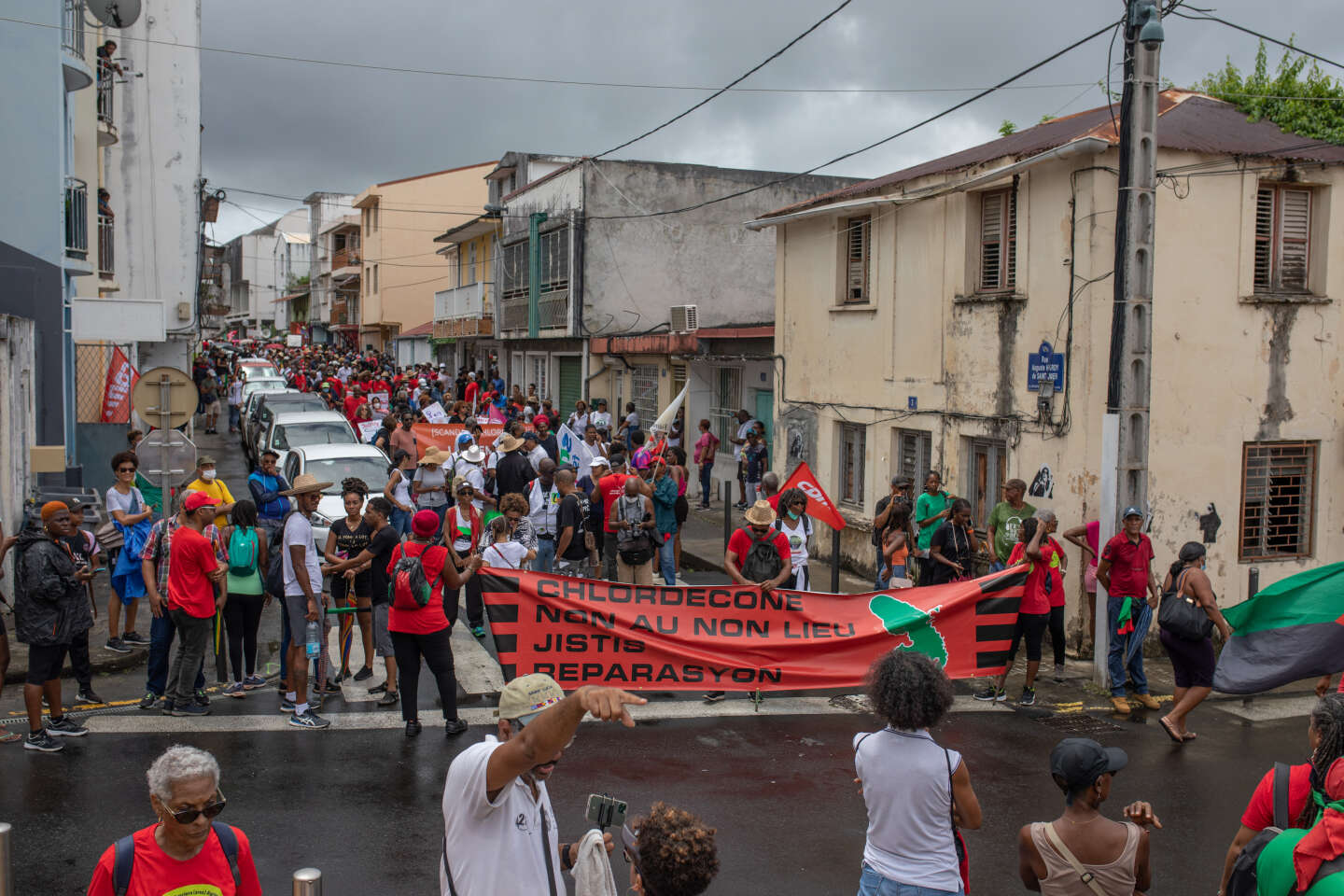 Chlordécone : après le non-lieu rendu, le ministre chargé des outre-mer reconnaît « l’humiliation » subie par les Antilles