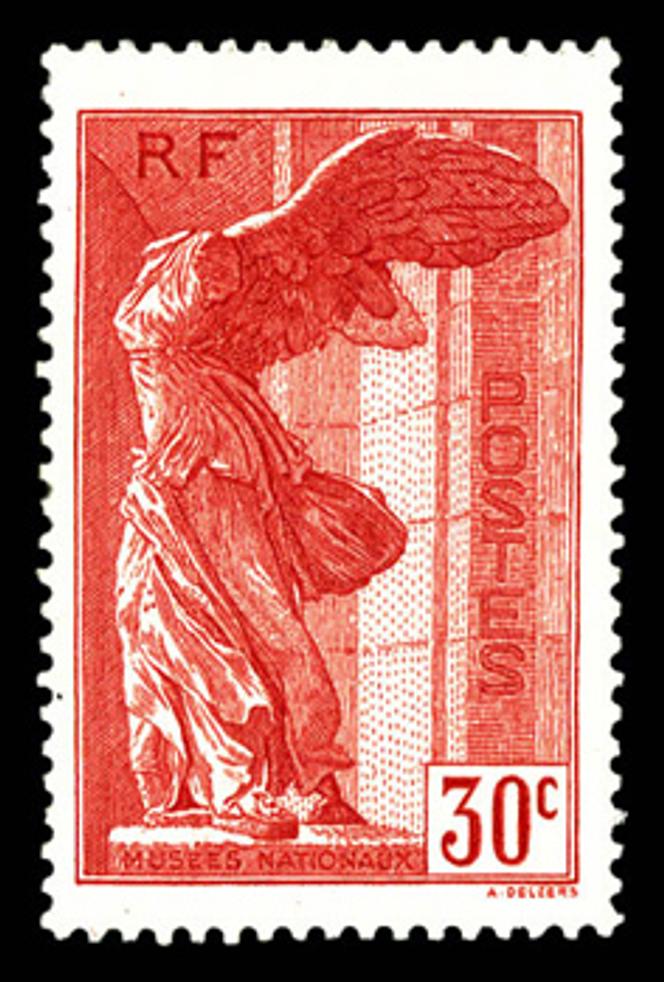 Une « Victoire de Samothrace » rouge mise en vente par La Postale