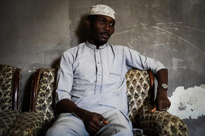 Mustafa Suleiman votó por el presidente Muhammadu Buhari en 2015. Al fracasar, recurrió al Partido Democrático Popular (PDP), la oposición oficial a nivel nacional. 
