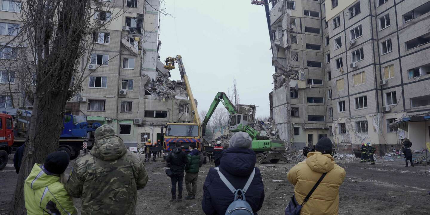 Liczba ofiar śmiertelnych w wyniku bombardowania budynku Dnipro wzrosła do 40