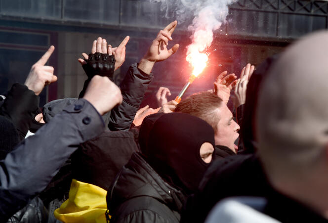 Hooligans en las calles de Bruselas en marzo de 2016.