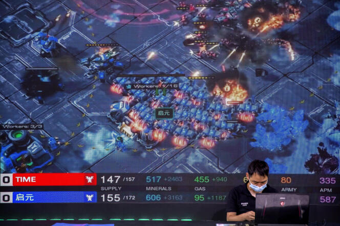 Une démonstration d’un programme capable de jouer à « Starcraft 2 », le 19 septembre 2020, à Pékin. 