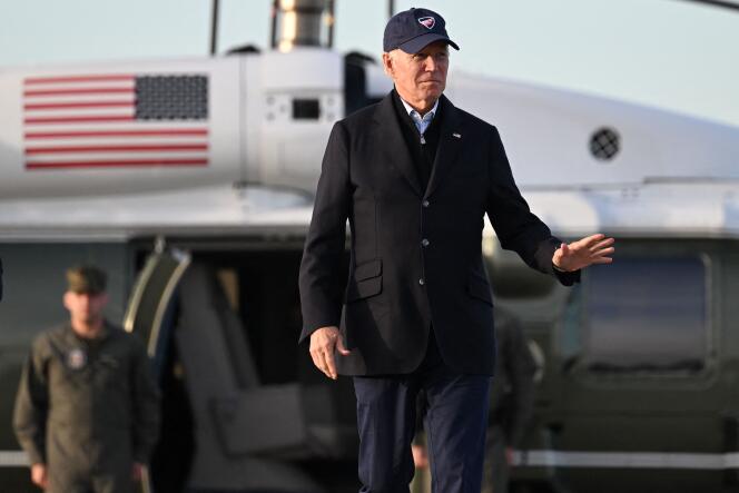 El presidente de los Estados Unidos, Joe Biden, en el aeropuerto de Santa Clara, California, donde visitó el 19 de enero de 2023 para ver los daños causados ​​por las tormentas recientes.