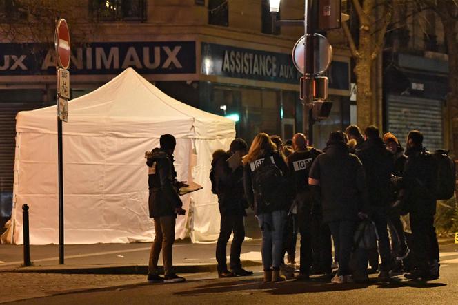 La policía investiga tras la muerte de un hombre que había amenazado a agentes, place de la République, en París, el 22 de enero de 2023.