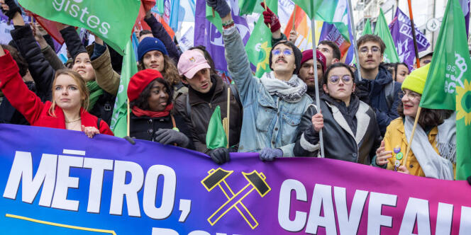 Manifestation des organisations syndicales de jeunesse contre le projet de loi de réforme des retraites, à Paris, le 21 janvier 2023.