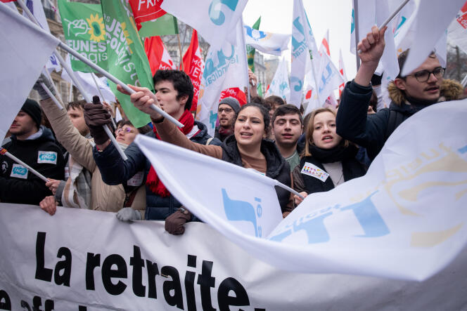 Manifestation intersyndicale contre le projet de réforme des retraites, à Paris, le 19 janvier 2023.