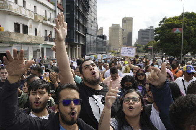 Manifestation de fonctionnaires pour réclamer de meillleurs salaires, à Caracas, le 23 janvier 2023.