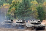 Des chars de combat Leopard 2 A7 des forces armées allemandes, sur la zone d’entraînement militaire de Munster (Allemagne), en octobre 2017.