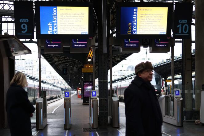 A l’entrée des quais de la gare de l’Est, à Paris, le mardi 24 janvier 2023.