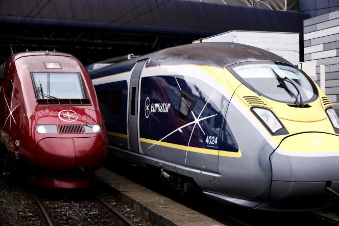 Esta fotografía muestra el nuevo logotipo del grupo Eurotar en un tren Thalys y Eurostar, en la estación de Bruselas-Midi, el martes 24 de enero de 2023. 