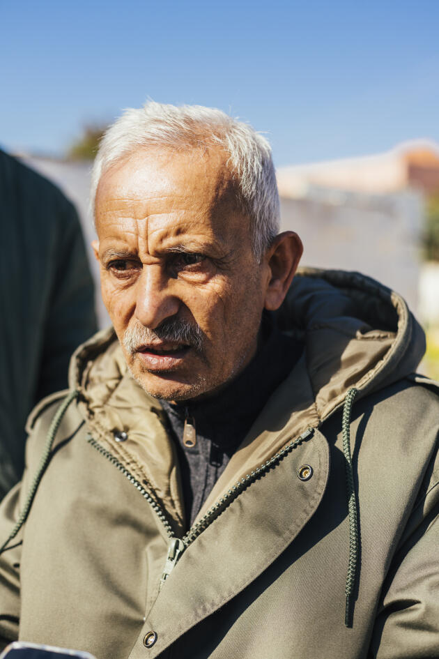 Atta Abou Rmeileh, dirigeant local et secrétaire du Fatah, dans le camp de Jénine (Cisjordanie), près du cimetière local des martyrs, le 19 janvier 2023.