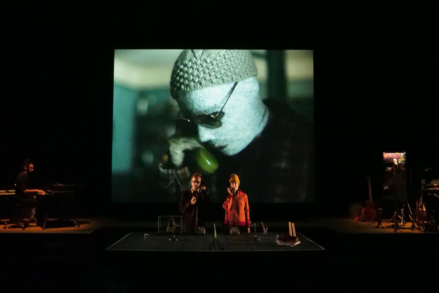 « Ne pas finir comme Roméo et Juliette » au Monfort Théâtre, à Paris quand l’amour s’épanouit