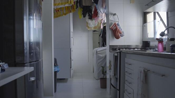 Un « quarto de empregada », dans un extrait du documentaire de la vidéaste Karoline Mai « Aqui Não Entra Luz », sorti en 2020.