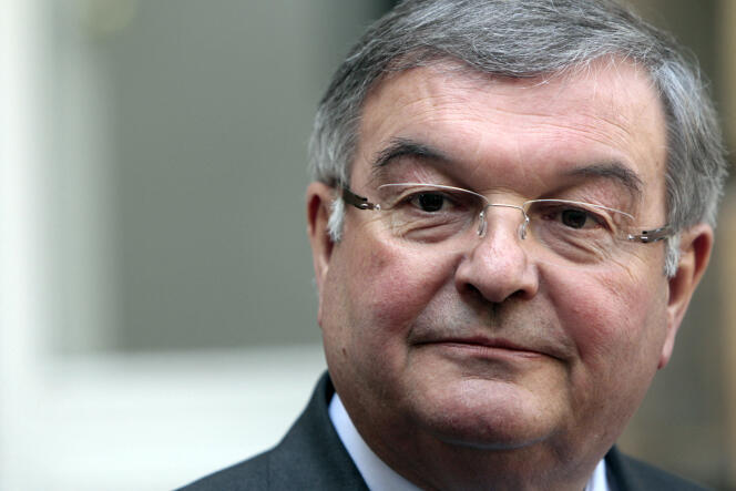 Michel Mercier s’adresse au Sénat, en mars 2012, à Paris. 