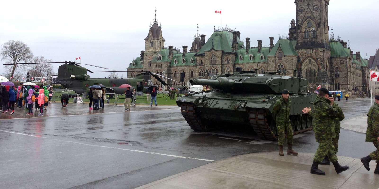 Un char Leopard devant le parlement canadien, à Ottawa, en mai 2014.