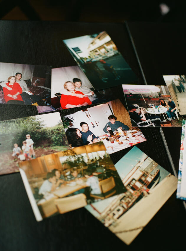 Rachid Hami dévoilent des photos de famille appartenant à ses parents avec les trois frères Hami. A Paris, le 13 janvier 2023.