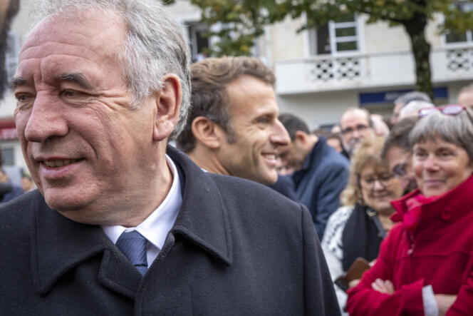 François Bayrou et Emmanuel Macron à Pau (Pyrénées-Atlantiques), le 30 septembre 2022.