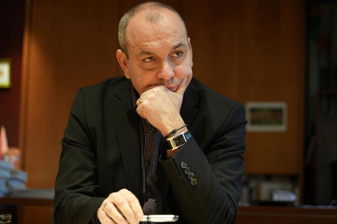 Le secrétaire général de la CFDT, Laurent Berger, au siège du syndicat, à Paris, en janvier 2023.