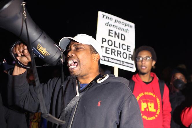 Los manifestantes protestan por la muerte de Tire Nichols, el 27 de enero de 2023, en Memphis, Tennessee.