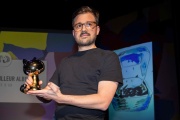 Le dessinateur suisse Martin Panchaud, gagnant du meilleur album de l’année pour « La Couleur des choses », à Angoulême, le 28 janvier 2023.