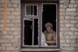 Une habitante de Kostiantynivka (Donetsk) après la frappe russe sur la ville, le 28 janvier 2023.