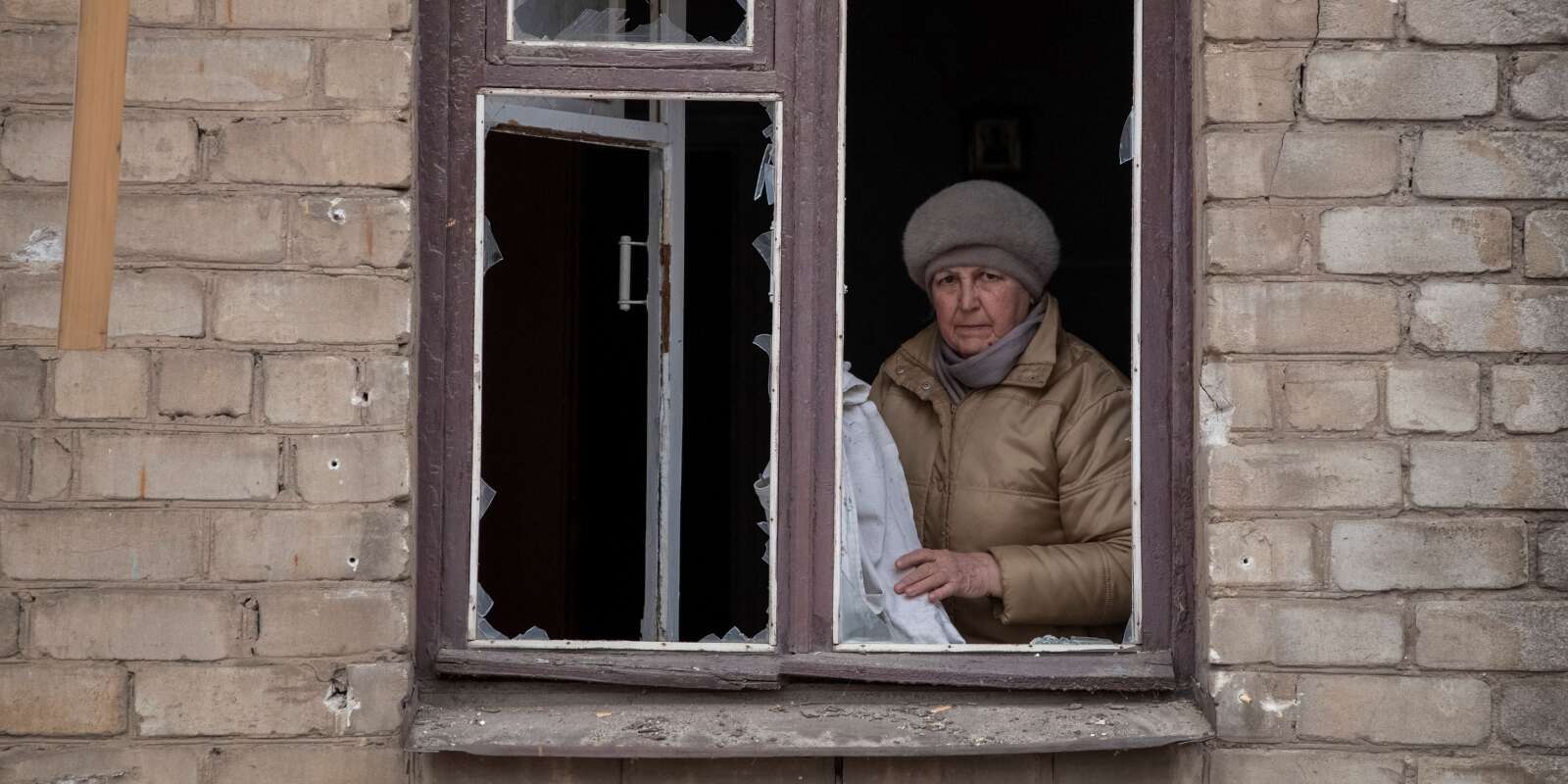 Une habitante de Kostiantynivka (Donetsk) après la frappe russe sur la ville, le 28 janvier 2023.