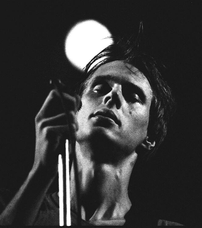 Tom Verlaine, in Manchester (United Kingdom), in May 1977.