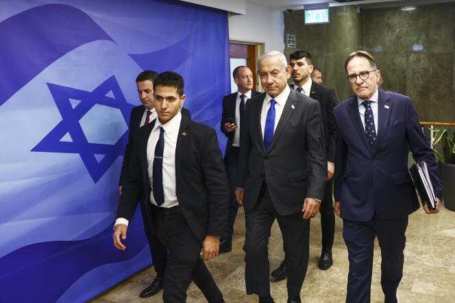 Benjamin Netanyahu arrives for the weekly cabinet meeting at the prime minister's office in Jerusalem on January 29, 2023.