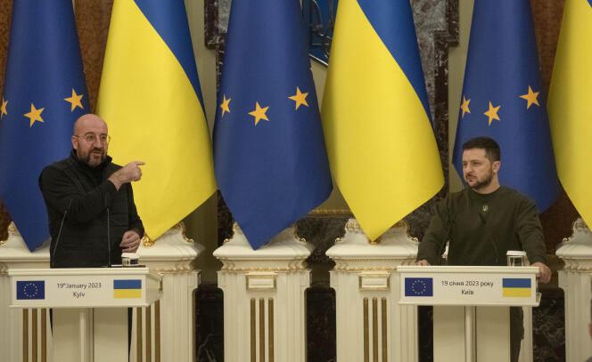 The president of the European Council, Charles Michel, and the Ukrainian president, Volodymyr Zelensky, in Kyiv on January 19.