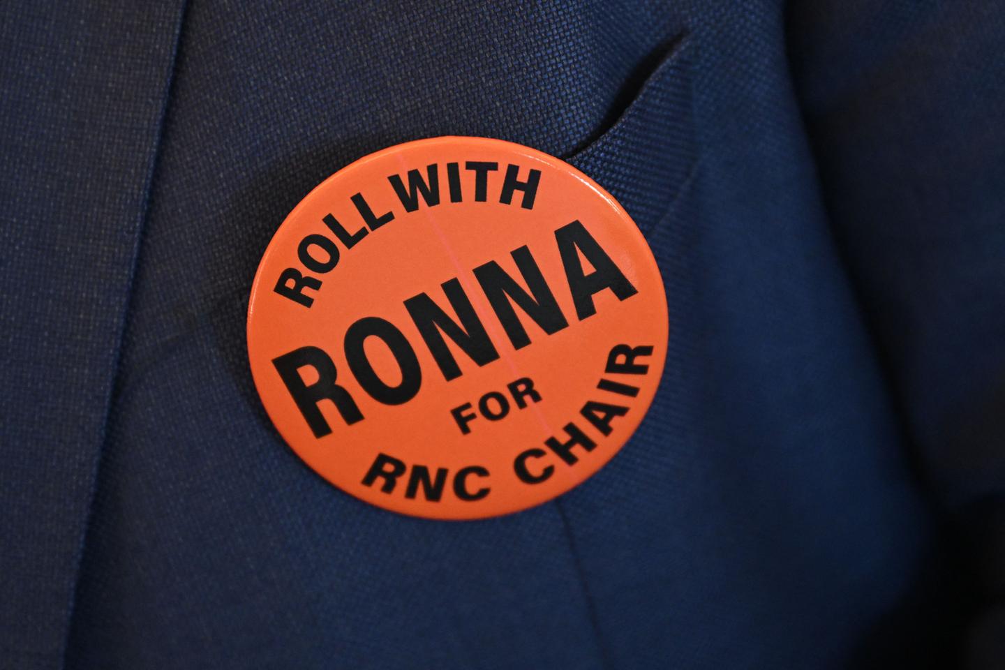 DeSantis hace campaña desde su laboratorio ‘antidespertar’ de Florida