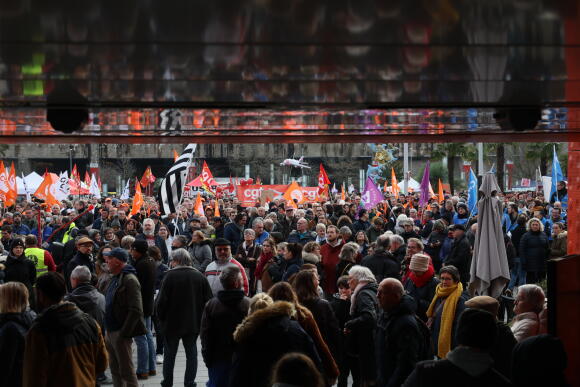 Début de la manifestation contre la réforme des retraites à Saint-Nazaire, mardi 31 janvier.
